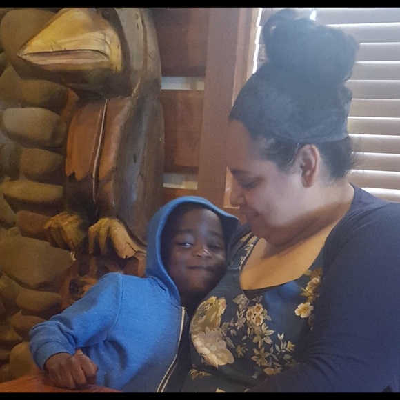 Meet your Posher, Lorena - Picture 1 of 1